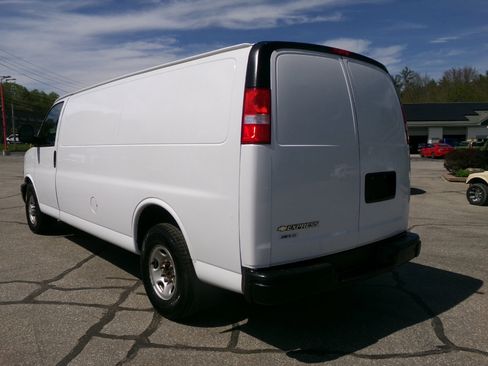 Used 2019 Chevrolet Express 3500 Extended w/ Driver Convenience Package image 3