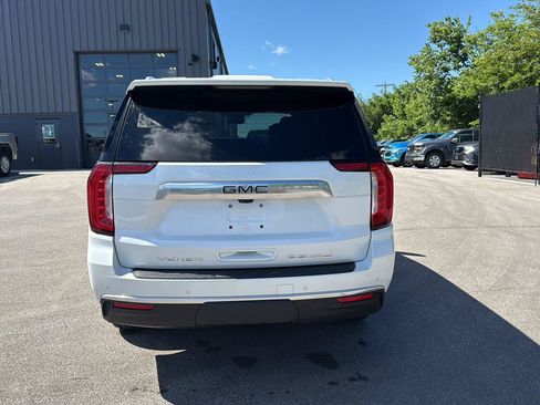 Used 2023 GMC Yukon Denali w/ Advanced Technology Package AWD/4WD image 4