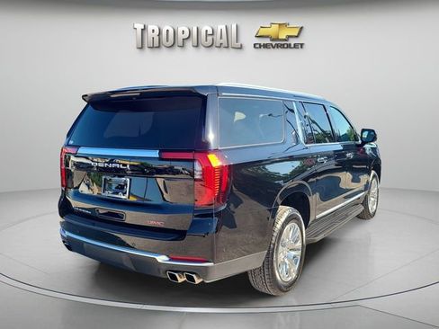 Used 2025 GMC Yukon XL Denali AWD/4WD image 3