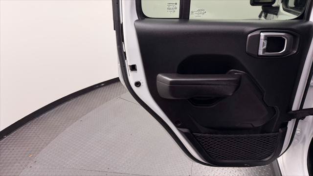 Used 2023 Jeep Wrangler Unlimited AWD/4WD image 14