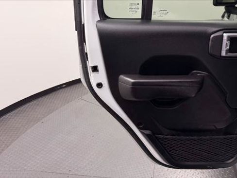 Used 2023 Jeep Wrangler Unlimited AWD/4WD image 14