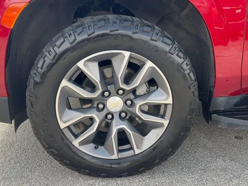 Used 2021 Chevrolet Tahoe LT w/ LT Signature Package image 11