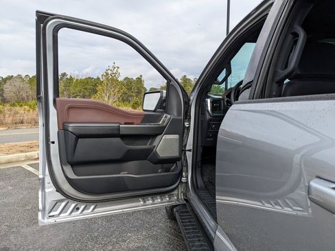 Used 2022 Ford F150 Lariat w/ Equipment Group 502A High image 59