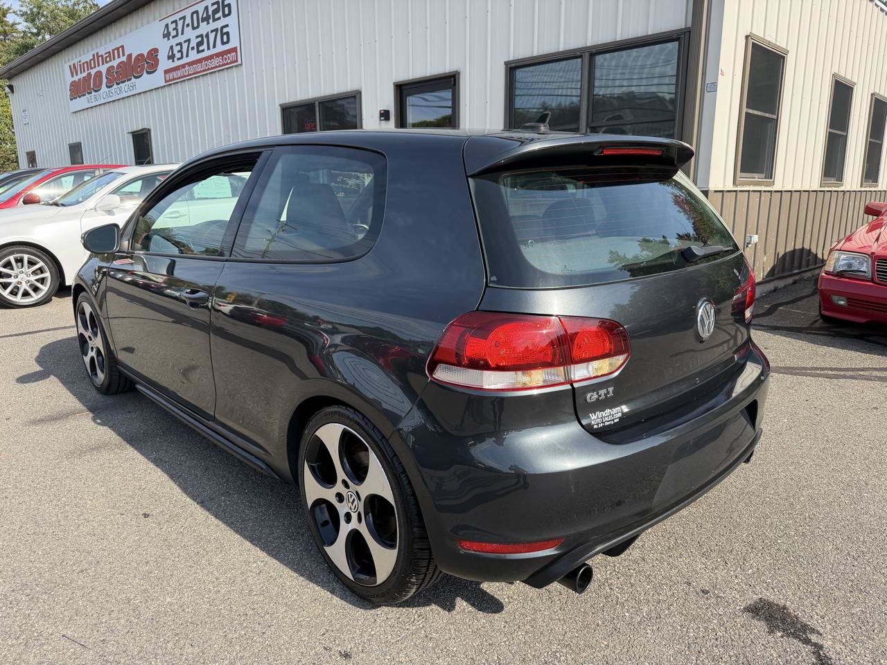 Used 2011 Volkswagen Golf 2-Door FWD image 6
