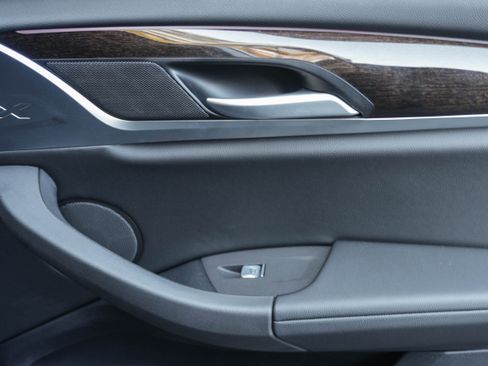 Certified 2025 BMW X4 xDrive30i image 22