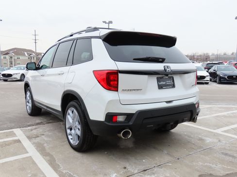 Used 2025 Honda Passport EX-L image 5