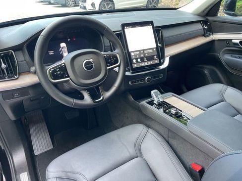 Certified 2025 Volvo XC90 B6 Core AWD/4WD image 19