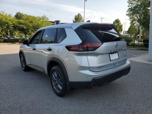 Certified 2025 Nissan Rogue S AWD/4WD image 3