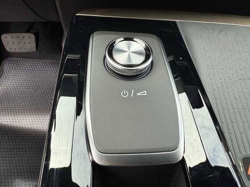 New 2026 Buick Enclave Avenir image 9