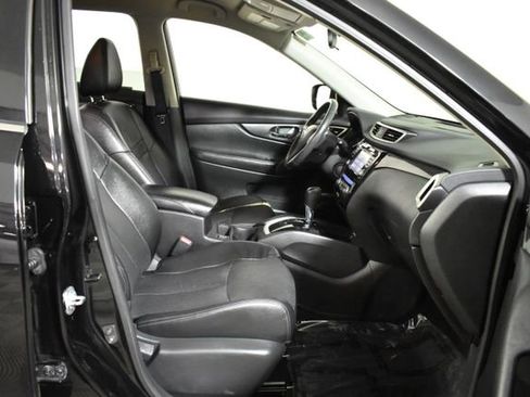 Used 2016 Nissan Rogue SL AWD/4WD image 36