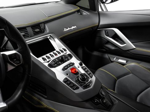Used 2014 Lamborghini Aventador LP 700-4 image 58
