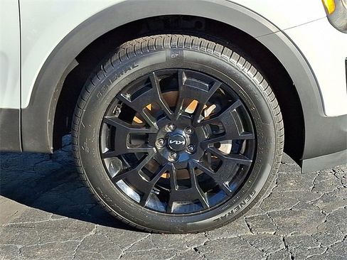 Used 2022 Kia Telluride EX w/ EX Premium Package image 8