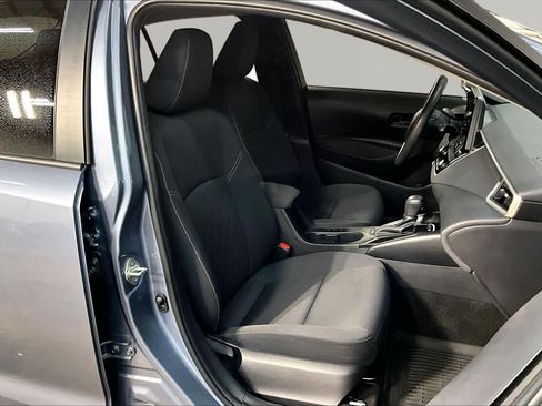 Used 2025 Toyota Corolla LE FWD image 9