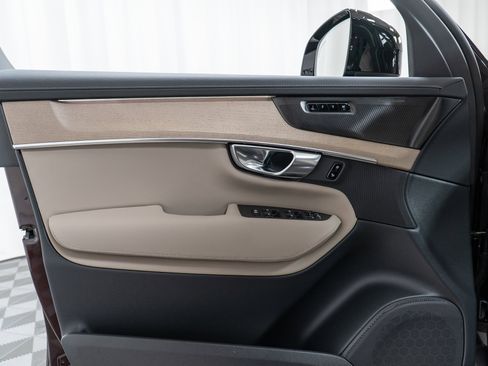 New 2026 Volvo XC90 B6 Ultra w/ Protection Package image 11