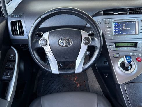 Used 2015 Toyota Prius Five FWD image 14