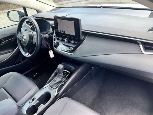 Used 2025 Toyota Corolla LE FWD image 14