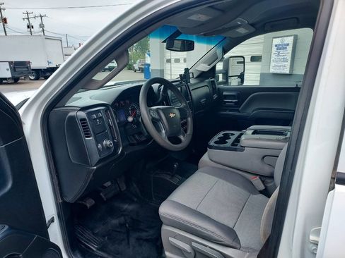 Used 2018 Chevrolet Silverado 2500 W/T w/ WT Convenience Package image 9