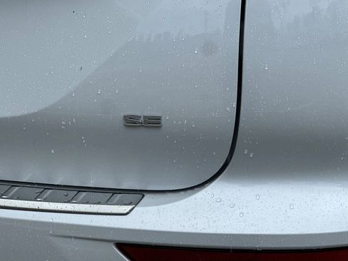 Used 2024 Mitsubishi Outlander SE image 25