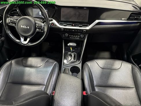 Used 2022 Kia Niro Touring Special Edition image 6