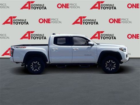 Certified 2022 Toyota Tacoma TRD Off-Road w/ Technology Package AWD/4WD image 2