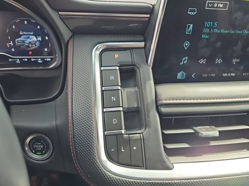Used 2024 Chevrolet Tahoe RST w/ Luxury Package AWD/4WD image 19