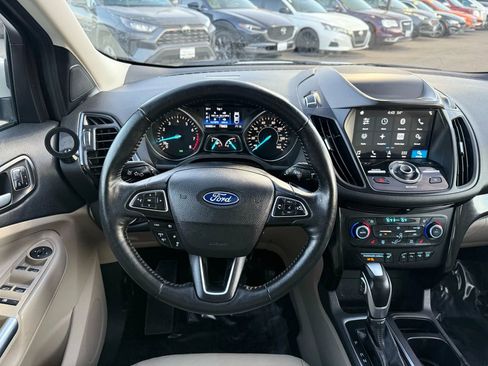Used 2019 Ford Escape Titanium image 28