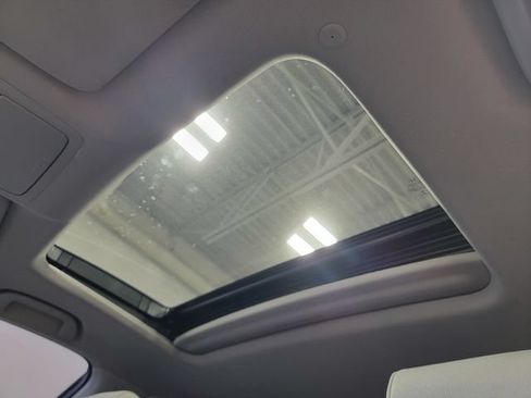 Used 2018 Honda Accord EX image 31