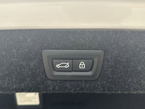 Used 2023 BMW 530i xDrive image 20