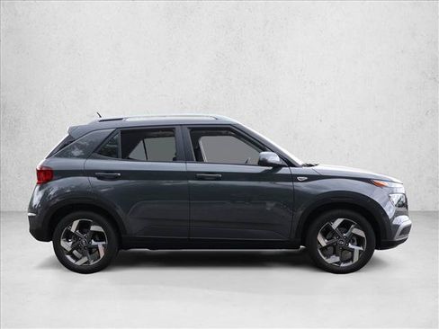 Used 2026 Hyundai Venue SEL FWD image 4