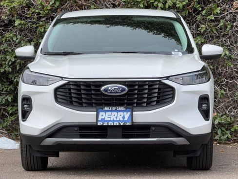 New 2025 Ford Escape SE image 2