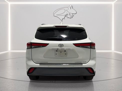 Used 2021 Toyota Highlander Limited AWD/4WD image 4