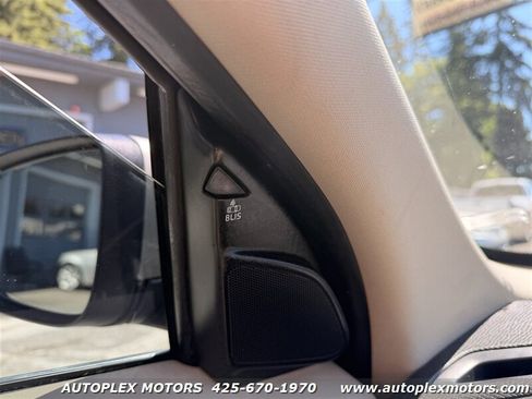 Used 2015 Volvo XC60 T6 Platinum AWD/4WD image 12
