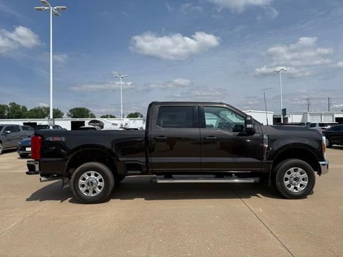 Used 2024 Ford F250 XLT AWD/4WD image 2