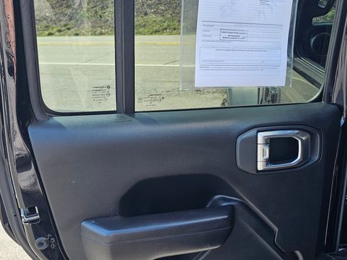 Used 2021 Jeep Wrangler Unlimited Sport image 19