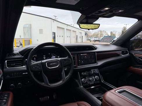 Used 2023 GMC Yukon Denali Ultimate AWD/4WD image 17