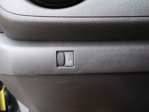 Used 2024 Chevrolet Colorado Trail Boss w/ Technology Package image 14