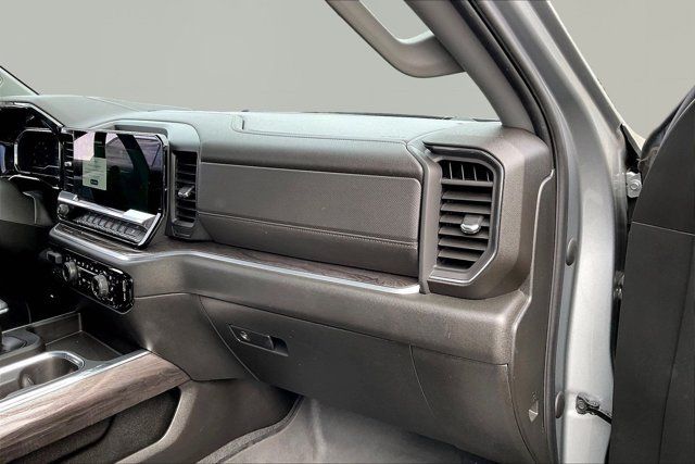 Used 2023 Chevrolet Silverado 1500 LTZ AWD/4WD image 18