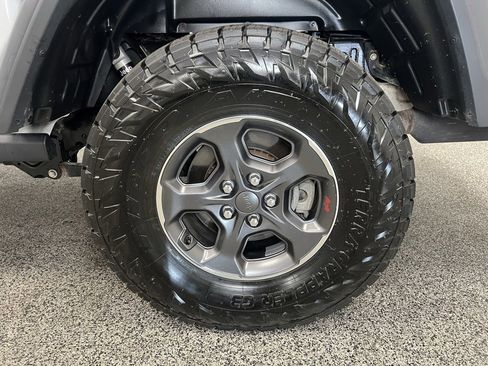 Used 2020 Jeep Gladiator Rubicon image 22