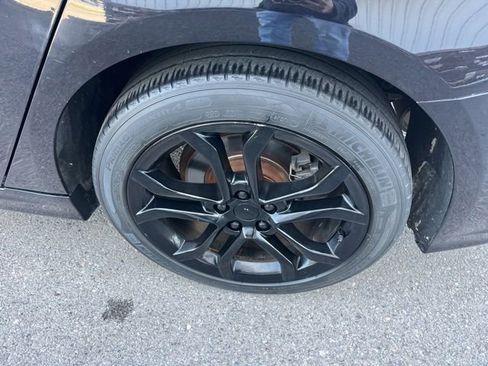 Used 2019 Ford Fusion SEL FWD image 18