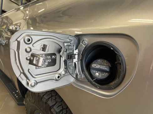 Used 2023 Lexus GX 460 Premium image 43