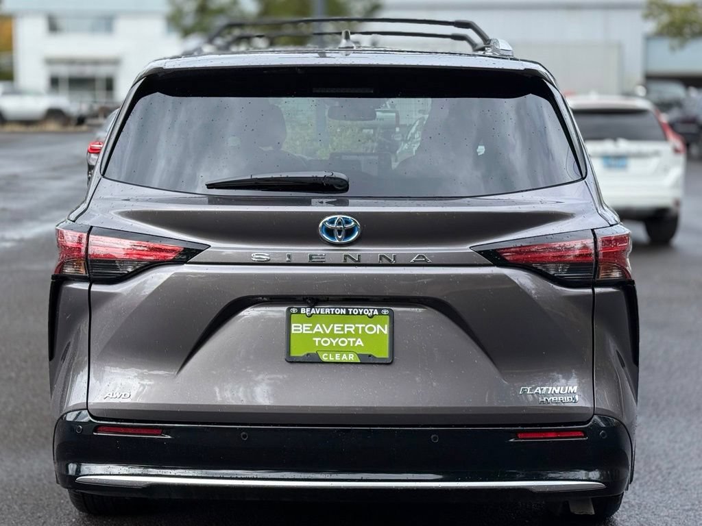 Used 2024 Toyota Sienna Platinum AWD/4WD image 4