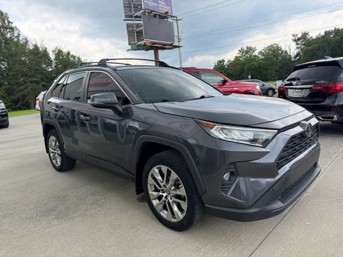 Used 2019 Toyota RAV4 XLE Premium w/ Advanced Technology Package AWD/4WD image 29