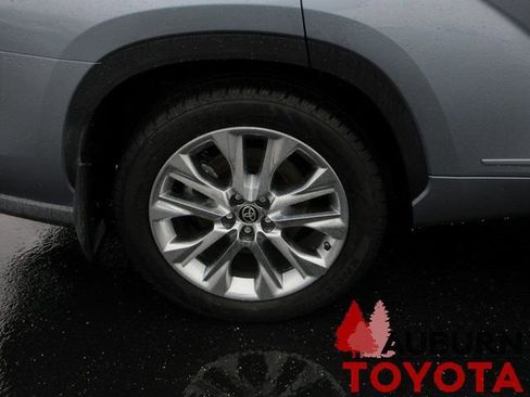 Certified 2021 Toyota Highlander Limited image 4