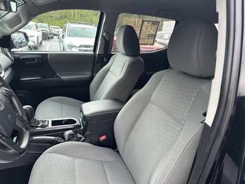 Used 2020 Toyota Tacoma SR AWD/4WD image 15