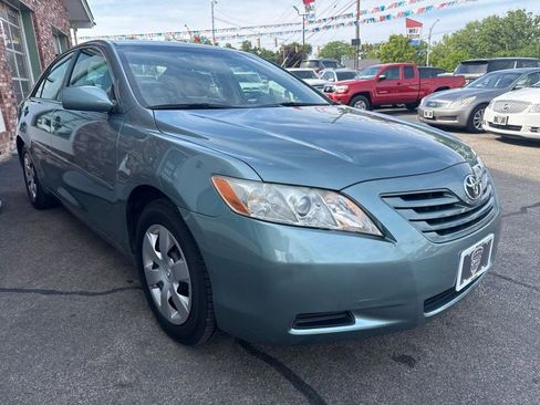 Used 2007 Toyota Camry LE FWD image 3