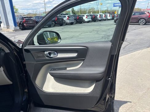 Certified 2023 Volvo XC40 B5 Plus w/ Driver Assist Package AWD/4WD image 38