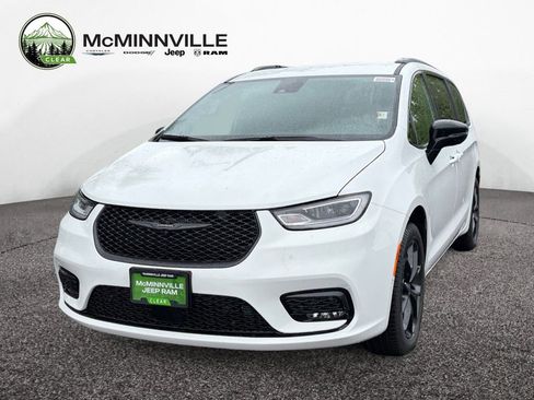 New 2026 Chrysler Pacifica Select w/ S Appearance Package AWD/4WD image 1