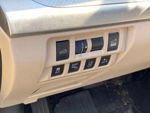 Used 2019 Subaru Outback 2.5i Premium AWD/4WD image 8