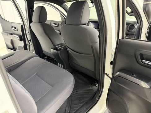 Used 2019 Toyota Tacoma TRD Sport image 19