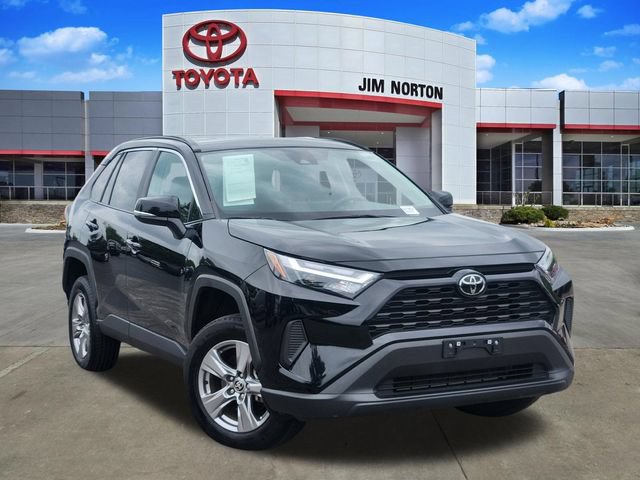 Used 2025 Toyota RAV4 XLE FWD image 1